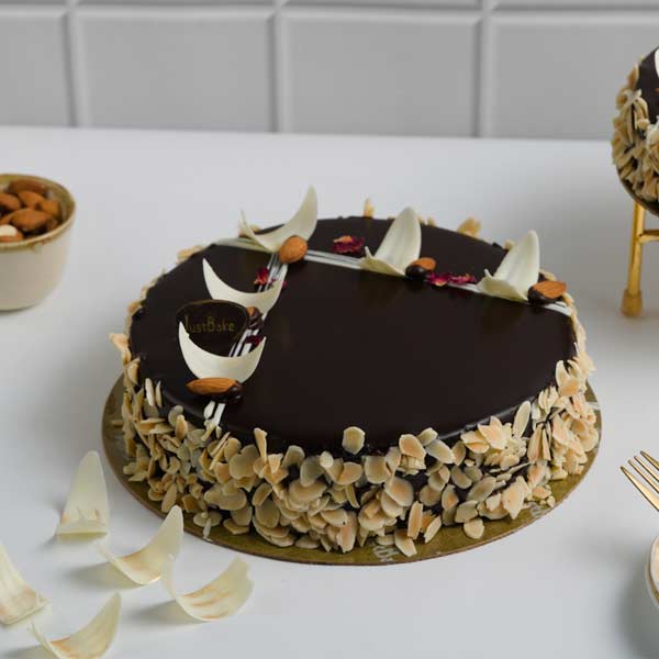 American Almond Chocolate Cake